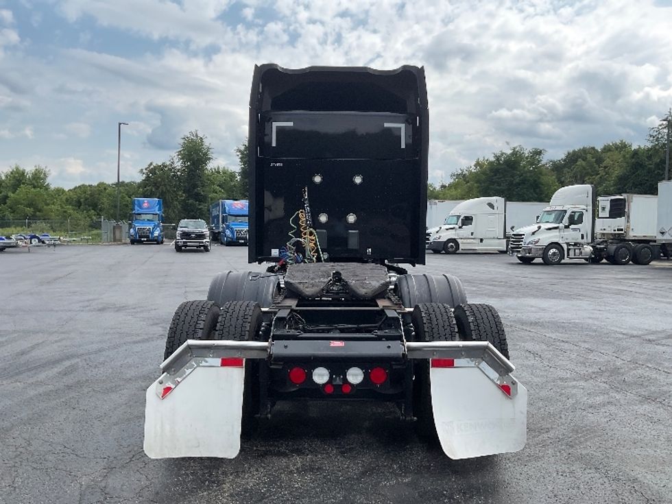 Sleeper Tractor-Heavy Duty Tractors-Kenworth-2021-T680-Akron-OH-265,256\n\t\tmiles-$ 89,750 - Image 6