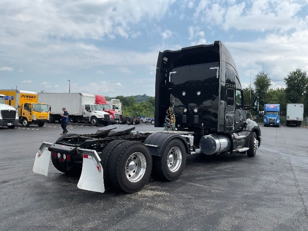 Sleeper Tractor-Heavy Duty Tractors-Kenworth-2021-T680-Akron-OH-265,256\n\t\tmiles-$ 89,750 - Image 7