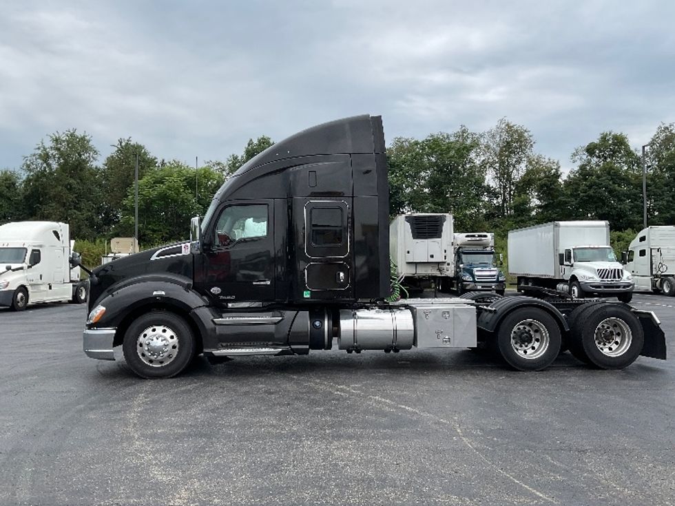 Sleeper Tractor-Heavy Duty Tractors-Kenworth-2021-T680-Akron-OH-283,138\n\t\tmiles-$ 88,750 - Image 4