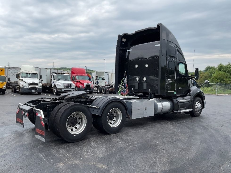 Sleeper Tractor-Heavy Duty Tractors-Kenworth-2021-T680-Akron-OH-283,138\n\t\tmiles-$ 88,750 - Image 7