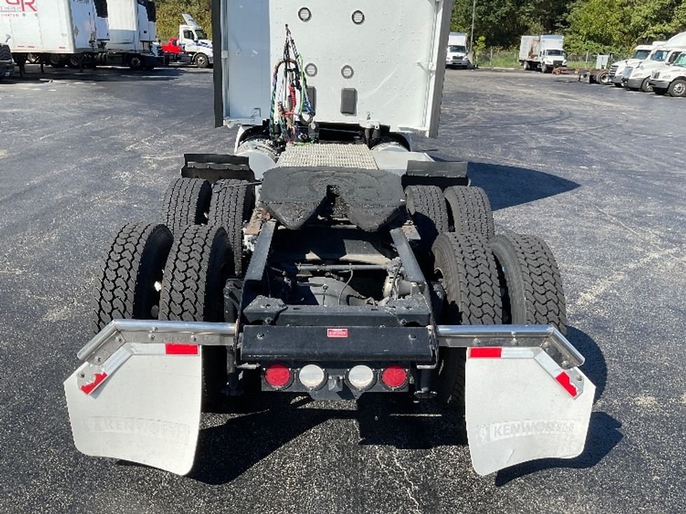Sleeper Tractor-Heavy Duty Tractors-Kenworth-2021-T680-Mount Pleasant-PA-203,151\n\t\tmiles-$ 90,250 - Image 6