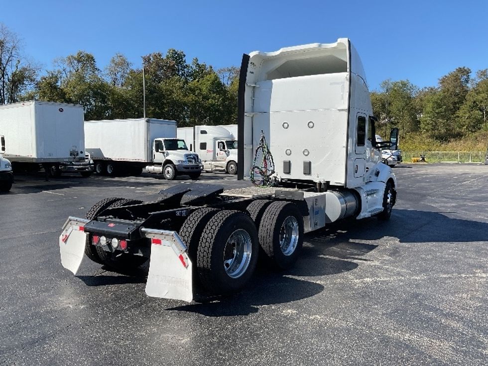 Sleeper Tractor-Heavy Duty Tractors-Kenworth-2021-T680-Mount Pleasant-PA-203,151\n\t\tmiles-$ 90,250 - Image 7