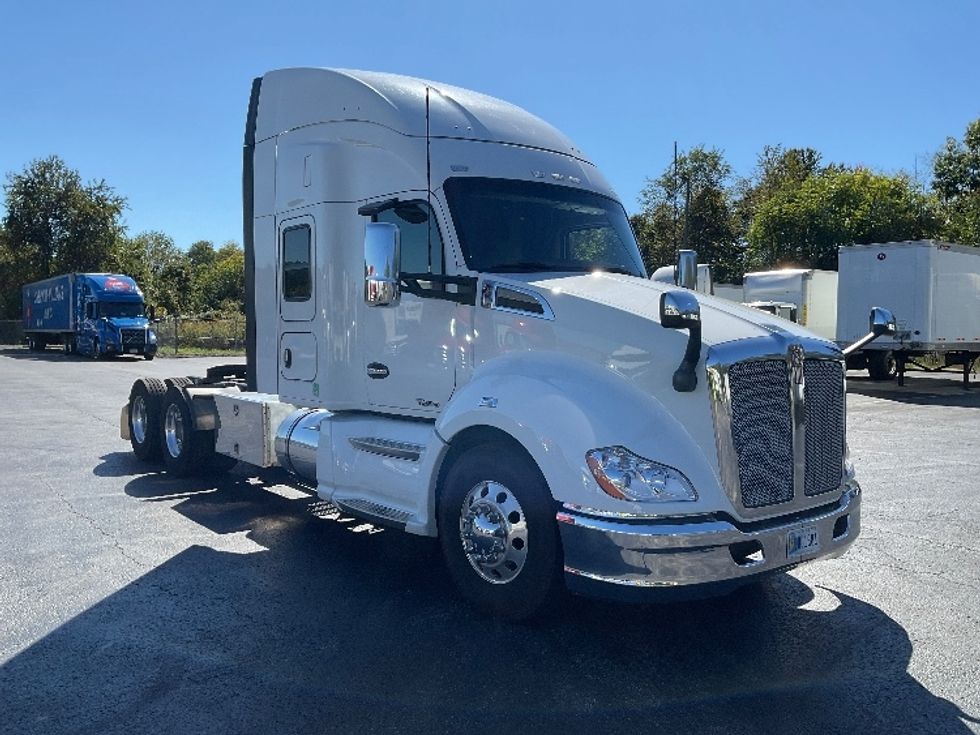 Sleeper Tractor-Heavy Duty Tractors-Kenworth-2021-T680-Mount Pleasant-PA-287,155\n\t\tmiles-$ 85,000 - Image 1