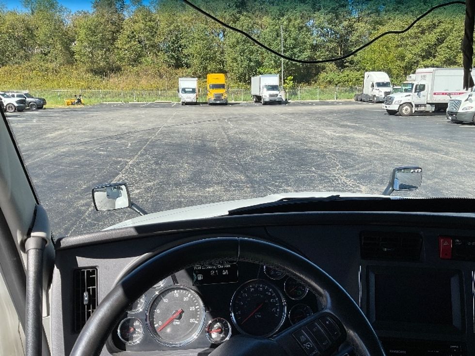 Sleeper Tractor-Heavy Duty Tractors-Kenworth-2021-T680-Mount Pleasant-PA-287,155\n\t\tmiles-$ 85,000 - Image 11