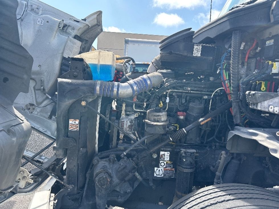 Sleeper Tractor-Heavy Duty Tractors-Kenworth-2021-T680-San Leandro-CA-177,478\n\t\tmiles-$ 72,750 - Image 21