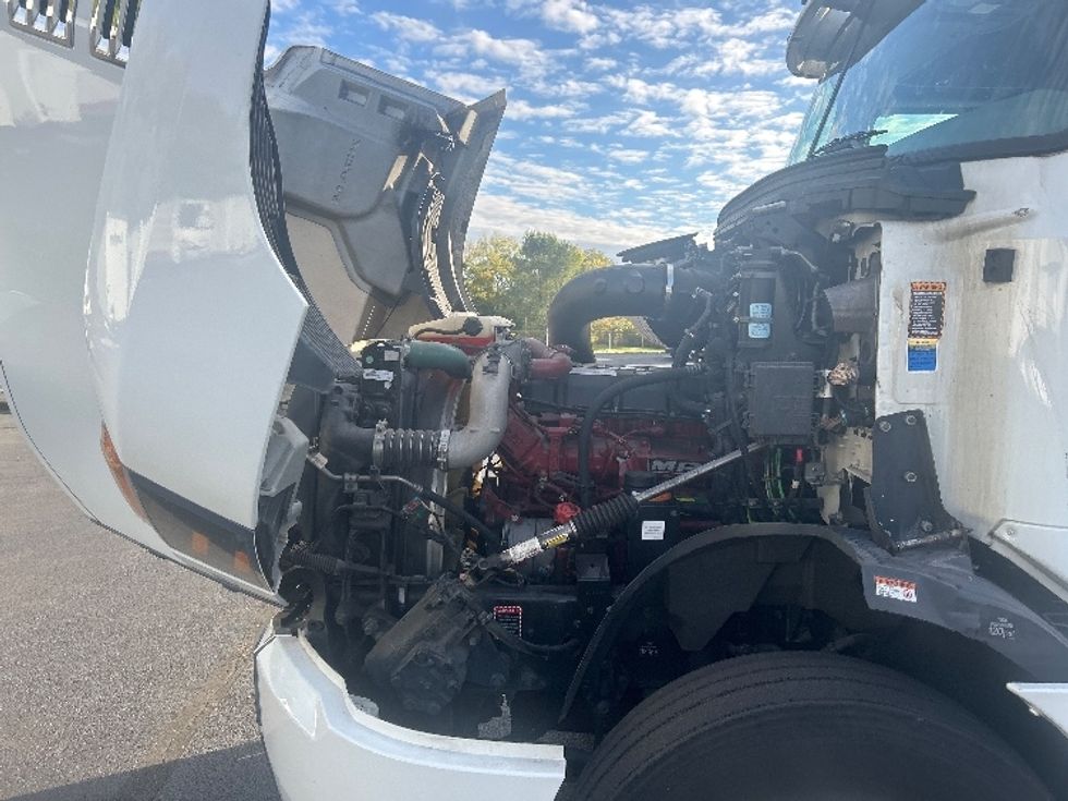 Sleeper Tractor-Heavy Duty Tractors-Mack-2022-ANTHEM-Indianapolis-IN-412,691\n\t\tmiles-$ 75,250 - Image 21