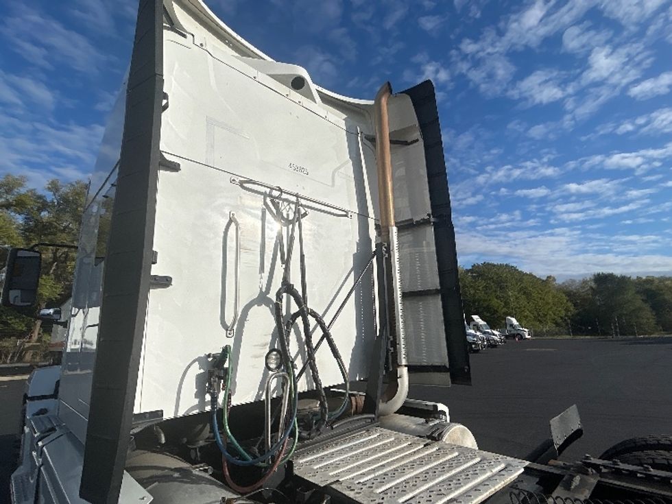 Sleeper Tractor-Heavy Duty Tractors-Mack-2022-ANTHEM-Indianapolis-IN-412,691\n\t\tmiles-$ 75,250 - Image 22