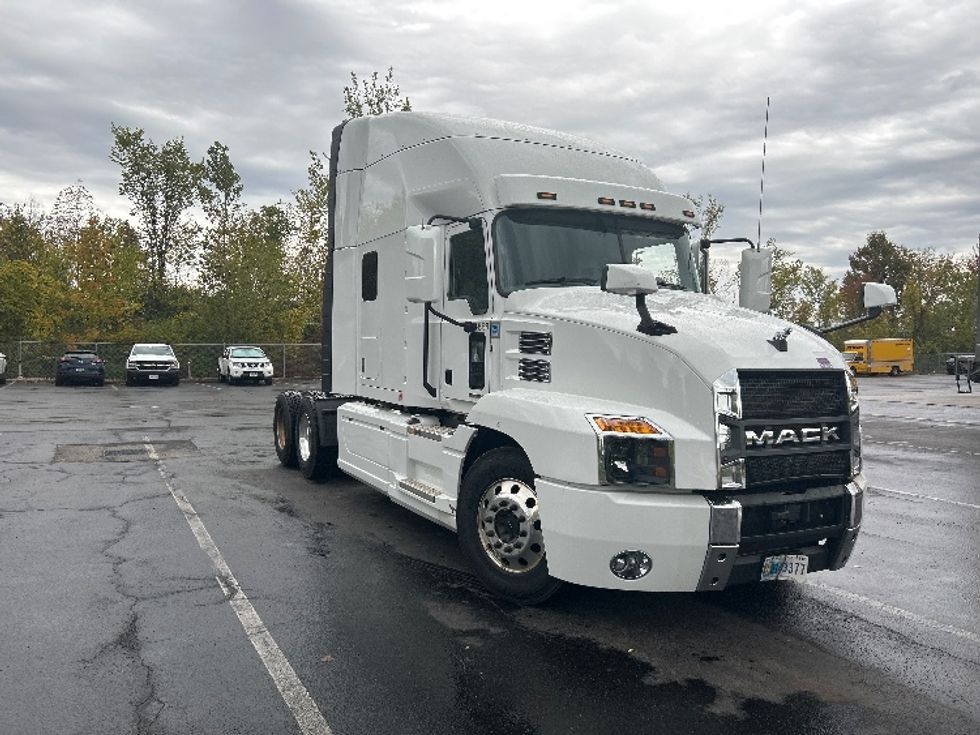 2020 International LT625 LT photo 2