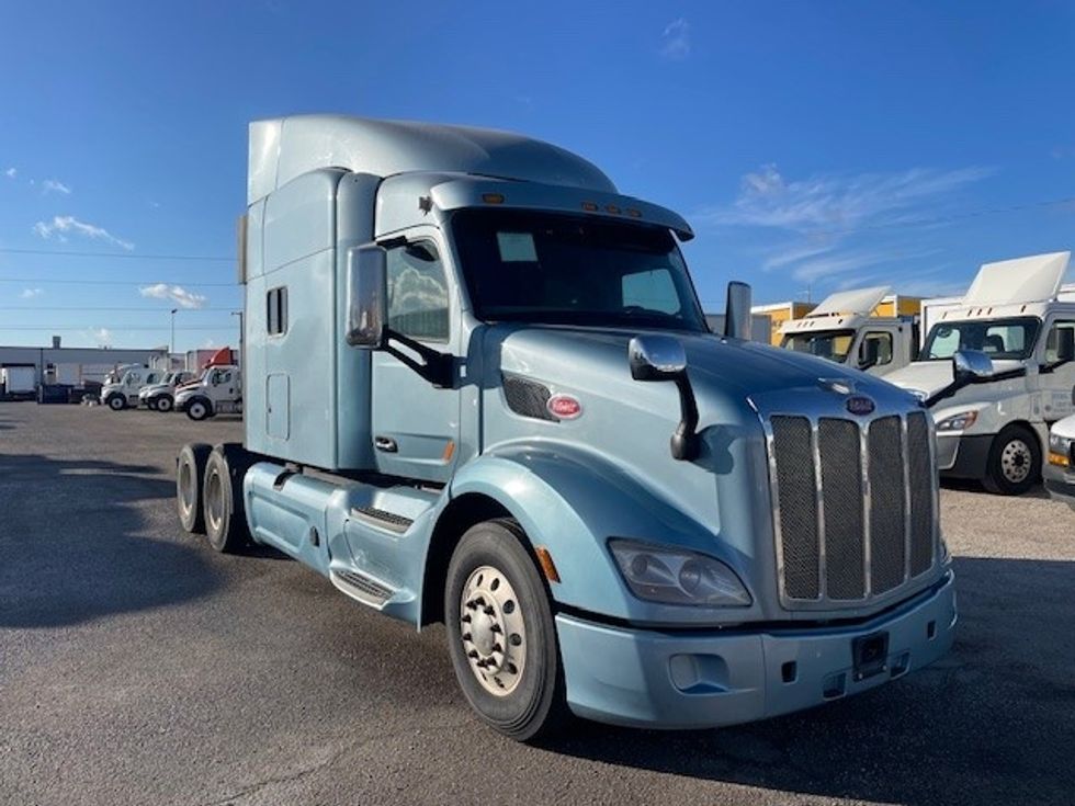 Sleeper Tractor-Heavy Duty Tractors-Peterbilt-2016-579-Dallas-TX-679,340\n\t\tmiles-$ 35,250 - Image 1