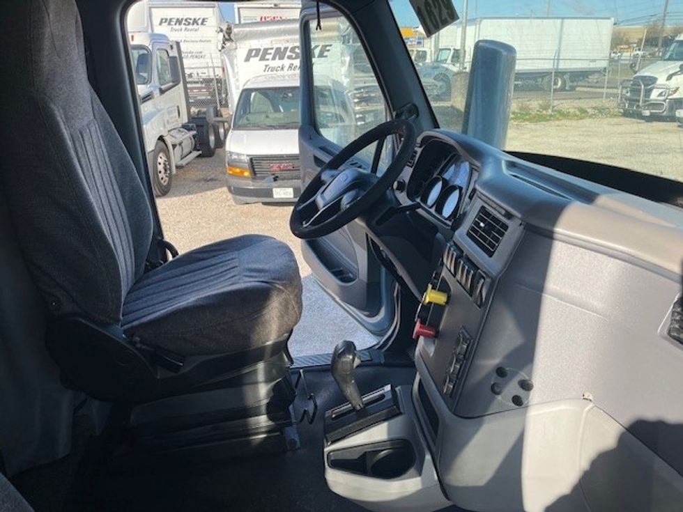 Sleeper Tractor-Heavy Duty Tractors-Peterbilt-2016-579-Dallas-TX-679,340\n\t\tmiles-$ 35,250 - Image 15