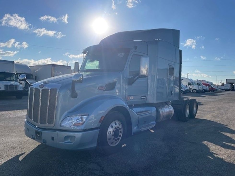 Sleeper Tractor-Heavy Duty Tractors-Peterbilt-2016-579-Dallas-TX-679,340\n\t\tmiles-$ 35,250 - Image 3