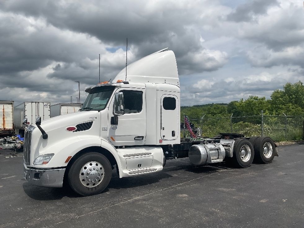 Sleeper Tractor-Heavy Duty Tractors-Peterbilt-2019-579-Akron-OH-160,000\n\t\tmiles-$ 69,750 - Image 3