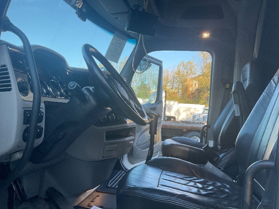 Sleeper Tractor-Heavy Duty Tractors-Peterbilt-2019-579-Akron-OH-196,930\n\t\tmiles-$ 62,750 - Image 10