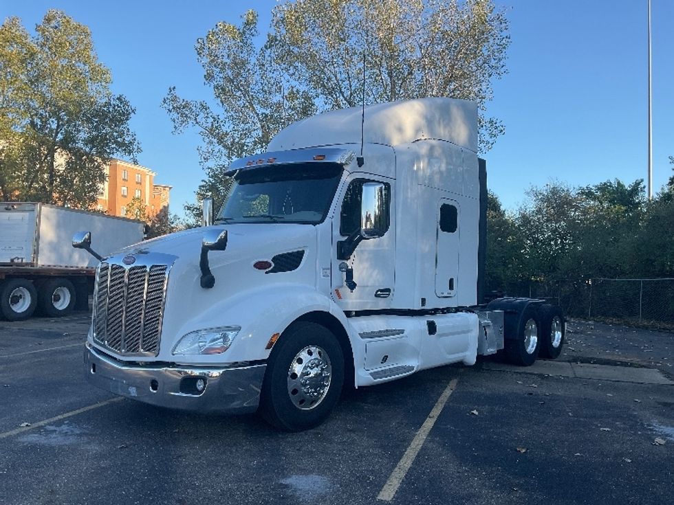 Sleeper Tractor-Heavy Duty Tractors-Peterbilt-2019-579-Akron-OH-196,930\n\t\tmiles-$ 62,750 - Image 3