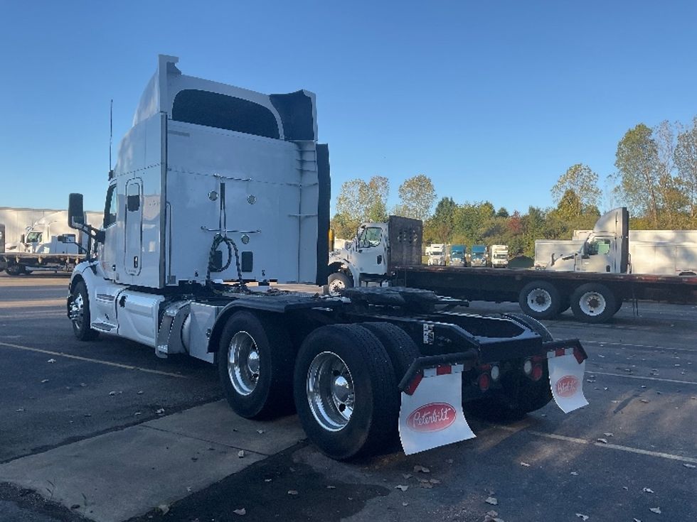 Sleeper Tractor-Heavy Duty Tractors-Peterbilt-2019-579-Akron-OH-196,930\n\t\tmiles-$ 62,750 - Image 5