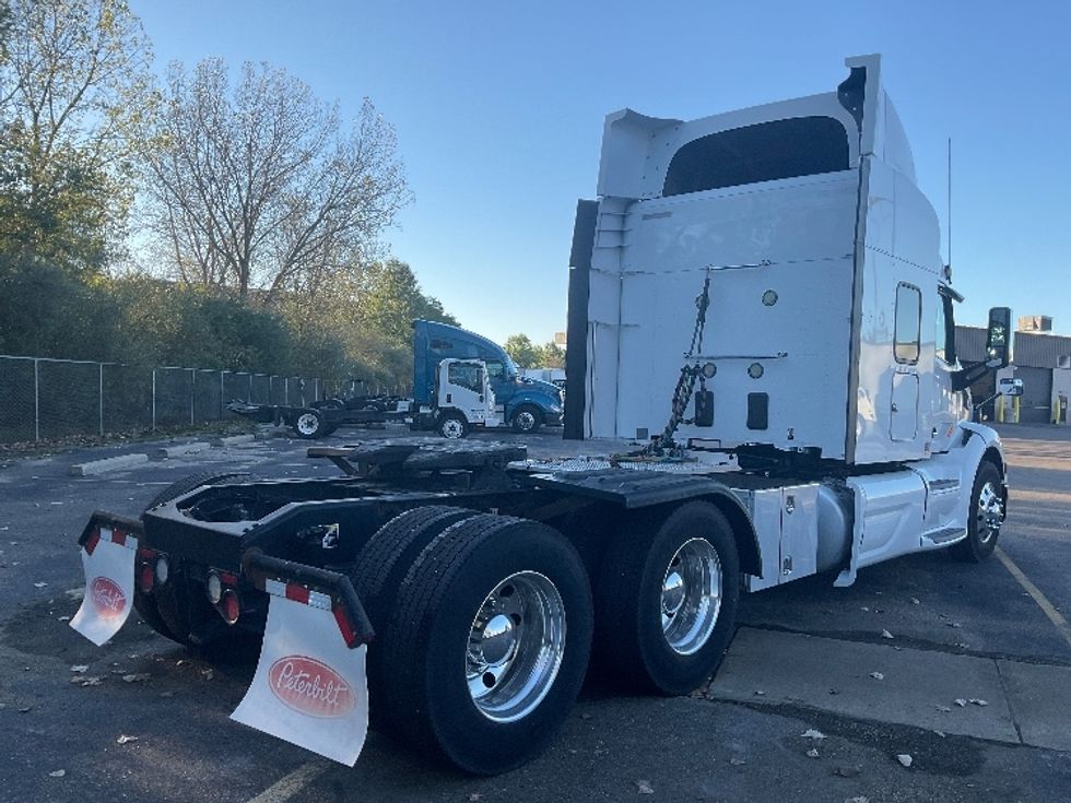 Sleeper Tractor-Heavy Duty Tractors-Peterbilt-2019-579-Akron-OH-196,930\n\t\tmiles-$ 62,750 - Image 7