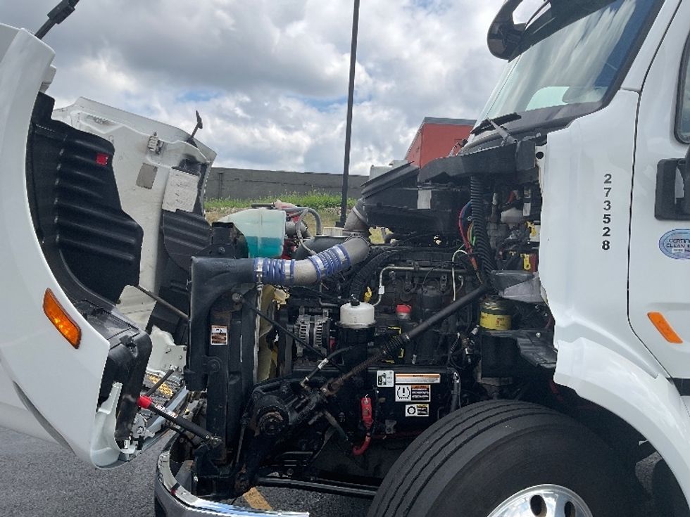 Sleeper Tractor-Heavy Duty Tractors-Peterbilt-2019-579-Akron-OH-232,300\n\t\tmiles-$ 65,750 - Image 21