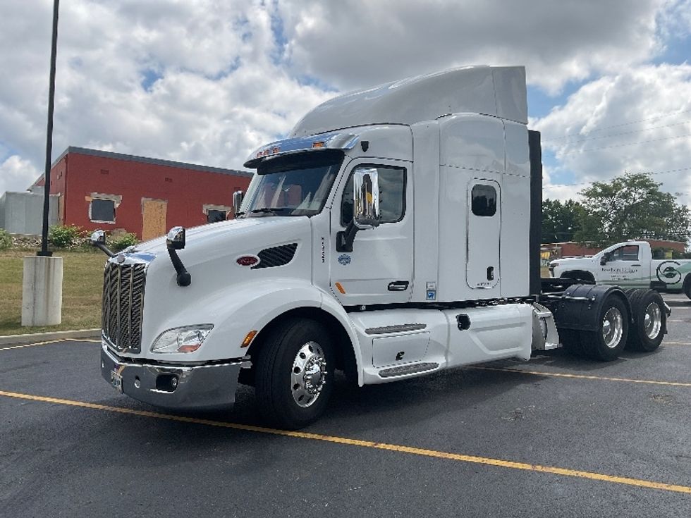 Sleeper Tractor-Heavy Duty Tractors-Peterbilt-2019-579-Akron-OH-232,300\n\t\tmiles-$ 65,750 - Image 3