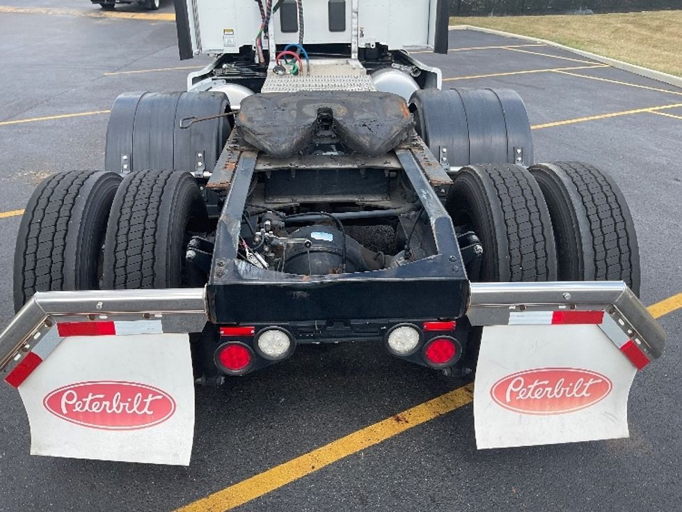 Sleeper Tractor-Heavy Duty Tractors-Peterbilt-2019-579-Akron-OH-232,300\n\t\tmiles-$ 65,750 - Image 6