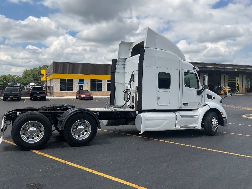 Sleeper Tractor-Heavy Duty Tractors-Peterbilt-2019-579-Akron-OH-232,300\n\t\tmiles-$ 65,750 - Image 8