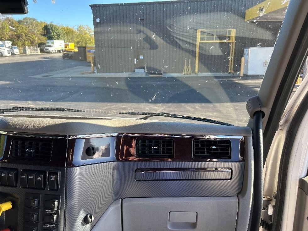 Sleeper Tractor-Heavy Duty Tractors-Peterbilt-2019-579-Akron-OH-272,308\n\t\tmiles-$ 67,000 - Image 14