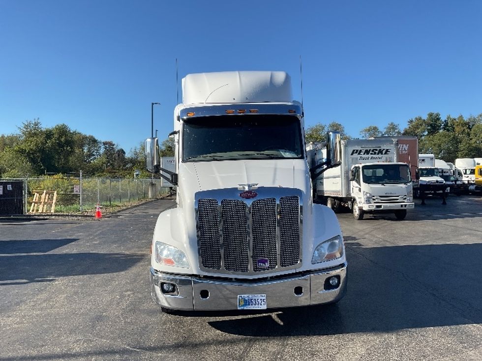 Sleeper Tractor-Heavy Duty Tractors-Peterbilt-2019-579-Akron-OH-272,308\n\t\tmiles-$ 67,000 - Image 2