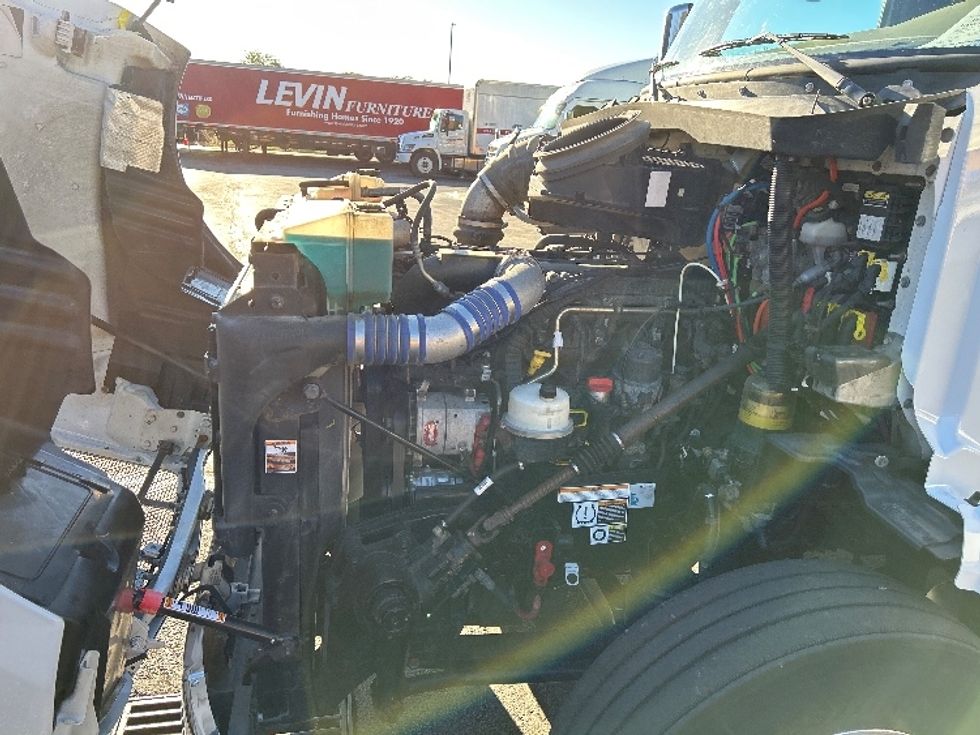 Sleeper Tractor-Heavy Duty Tractors-Peterbilt-2019-579-Akron-OH-272,308\n\t\tmiles-$ 67,000 - Image 21