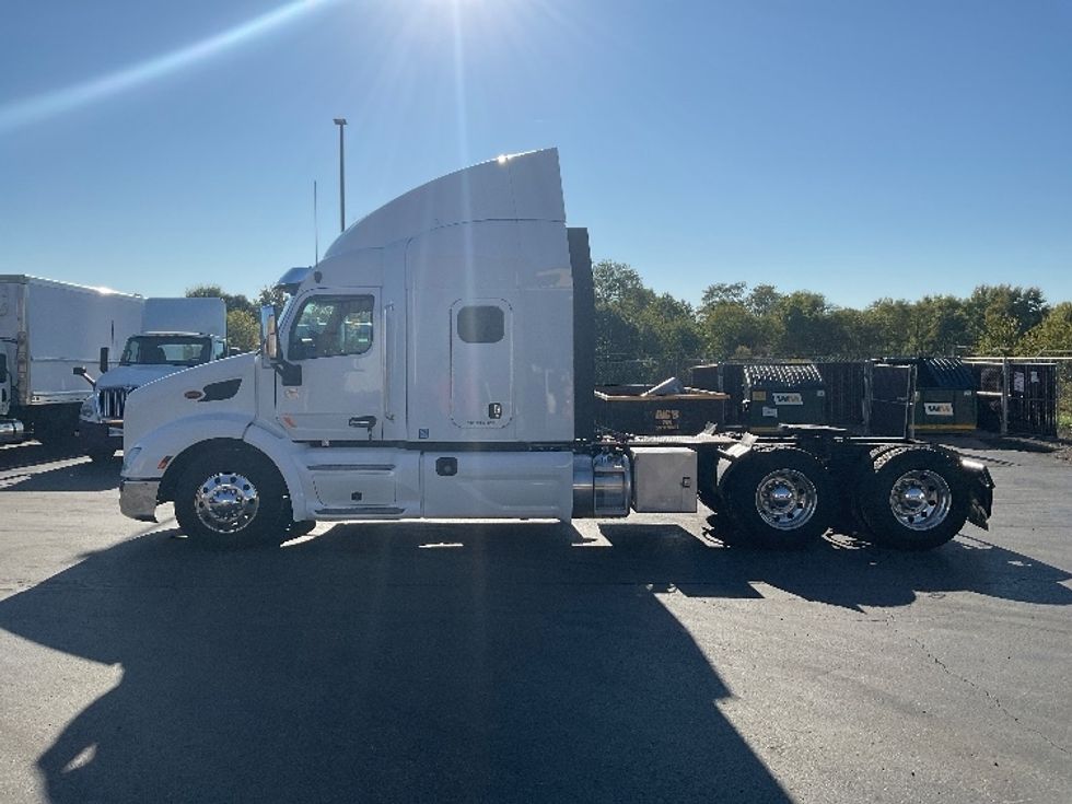 Sleeper Tractor-Heavy Duty Tractors-Peterbilt-2019-579-Akron-OH-272,308\n\t\tmiles-$ 67,000 - Image 4