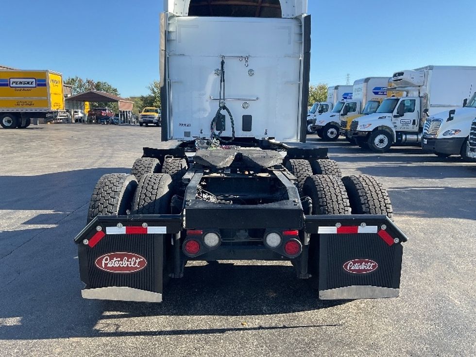 Sleeper Tractor-Heavy Duty Tractors-Peterbilt-2019-579-Akron-OH-272,308\n\t\tmiles-$ 67,000 - Image 6