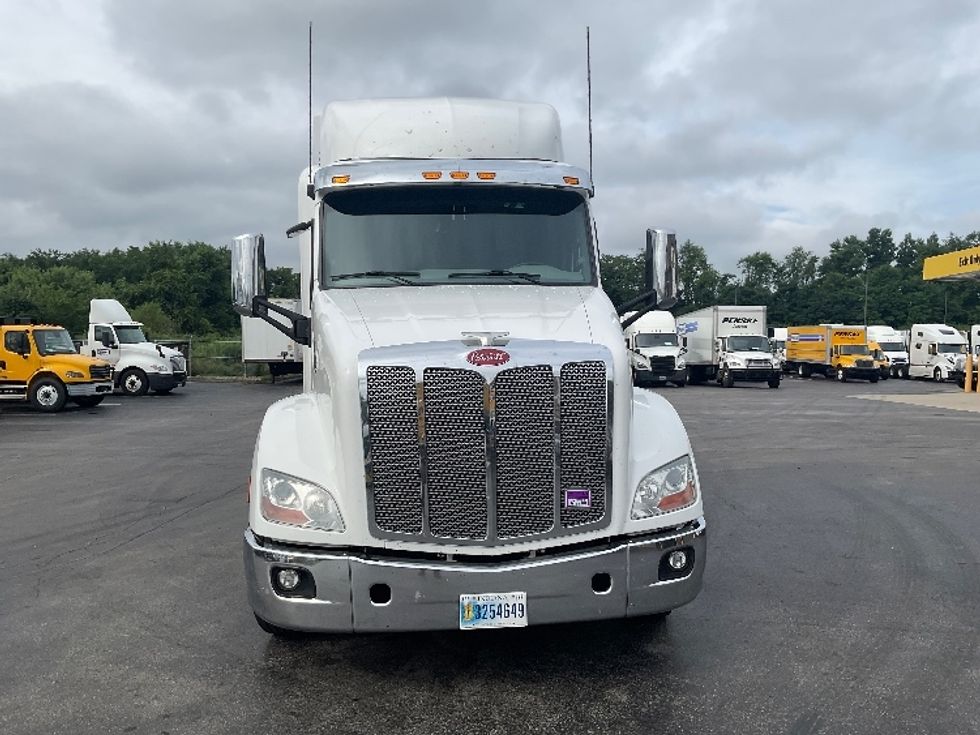 Sleeper Tractor-Heavy Duty Tractors-Peterbilt-2019-579-Akron-OH-327,253\n\t\tmiles-$ 61,750 - Image 2