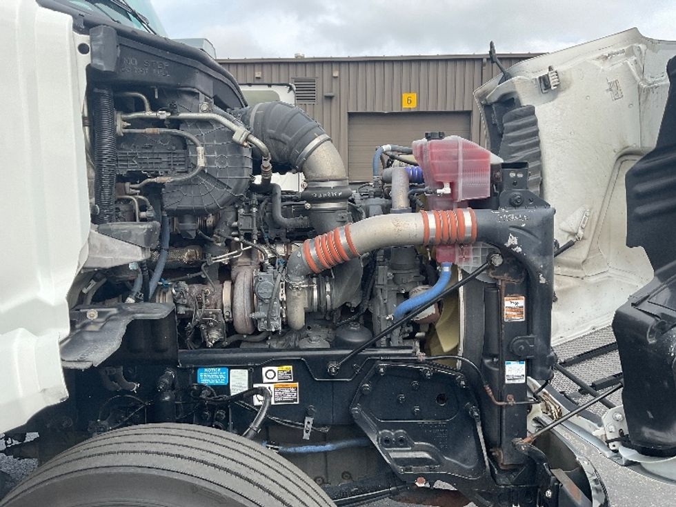 Sleeper Tractor-Heavy Duty Tractors-Peterbilt-2019-579-Akron-OH-327,253\n\t\tmiles-$ 61,750 - Image 21