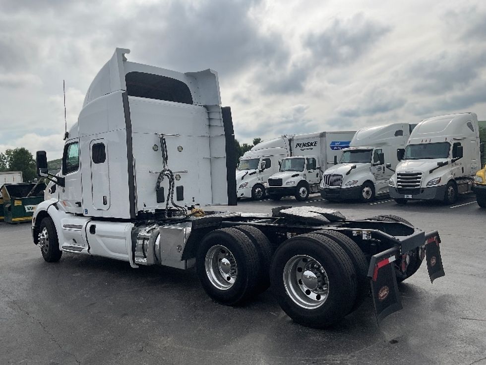 Sleeper Tractor-Heavy Duty Tractors-Peterbilt-2019-579-Akron-OH-327,253\n\t\tmiles-$ 61,750 - Image 5