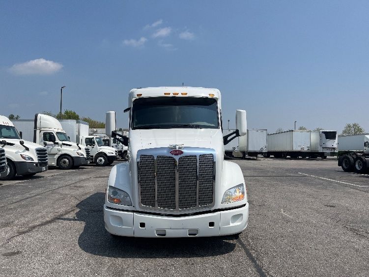 2019 Peterbilt 579 photo 2