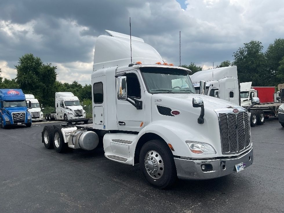 Sleeper Tractor-Heavy Duty Tractors-Peterbilt-2019-579-Mount Pleasant-PA-155,110\n\t\tmiles-$ 63,500 - Image 1