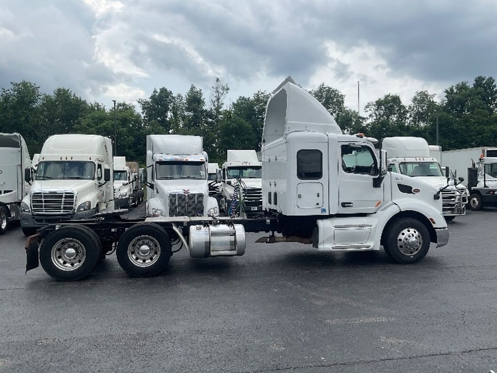 Sleeper Tractor-Heavy Duty Tractors-Peterbilt-2019-579-Mount Pleasant-PA-155,110\n\t\tmiles-$ 63,500 - Image 8
