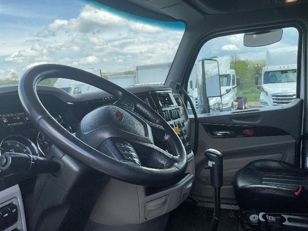 Sleeper Tractor-Heavy Duty Tractors-Peterbilt-2019-579-Mount Pleasant-PA-222,756\n\t\tmiles-$ 62,750 - Image 10