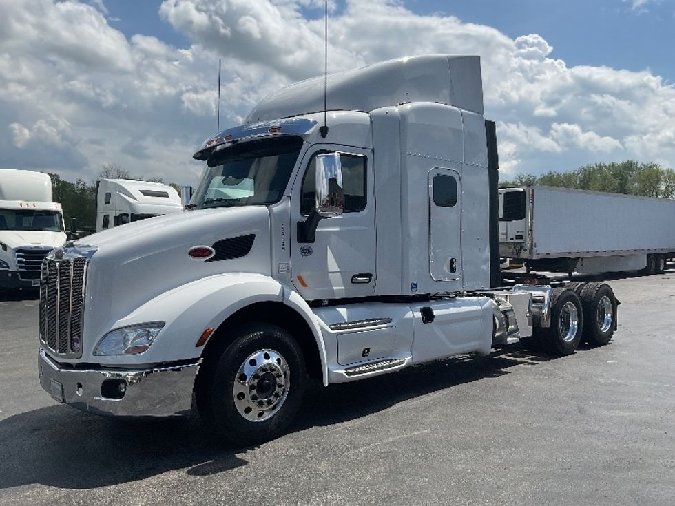 Sleeper Tractor-Heavy Duty Tractors-Peterbilt-2019-579-Mount Pleasant-PA-222,756\n\t\tmiles-$ 62,750 - Image 3