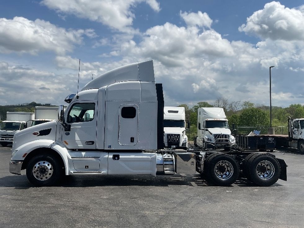 Sleeper Tractor-Heavy Duty Tractors-Peterbilt-2019-579-Mount Pleasant-PA-222,756\n\t\tmiles-$ 62,750 - Image 4