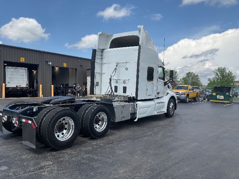 Sleeper Tractor-Heavy Duty Tractors-Peterbilt-2019-579-Mount Pleasant-PA-222,756\n\t\tmiles-$ 62,750 - Image 7