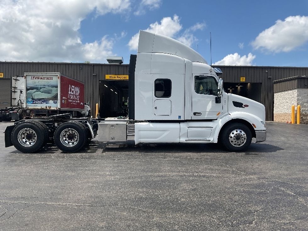 Sleeper Tractor-Heavy Duty Tractors-Peterbilt-2019-579-Mount Pleasant-PA-222,756\n\t\tmiles-$ 62,750 - Image 8