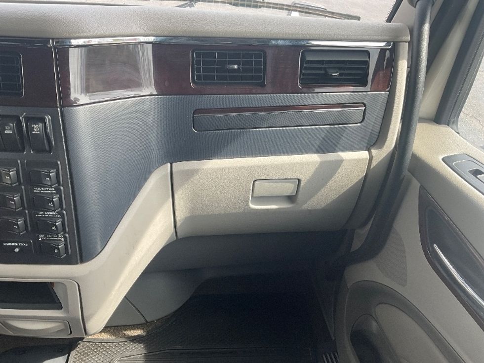 Sleeper Tractor-Heavy Duty Tractors-Peterbilt-2019-579-Mount Pleasant-PA-254,443\n\t\tmiles-$ 52,500 - Image 14