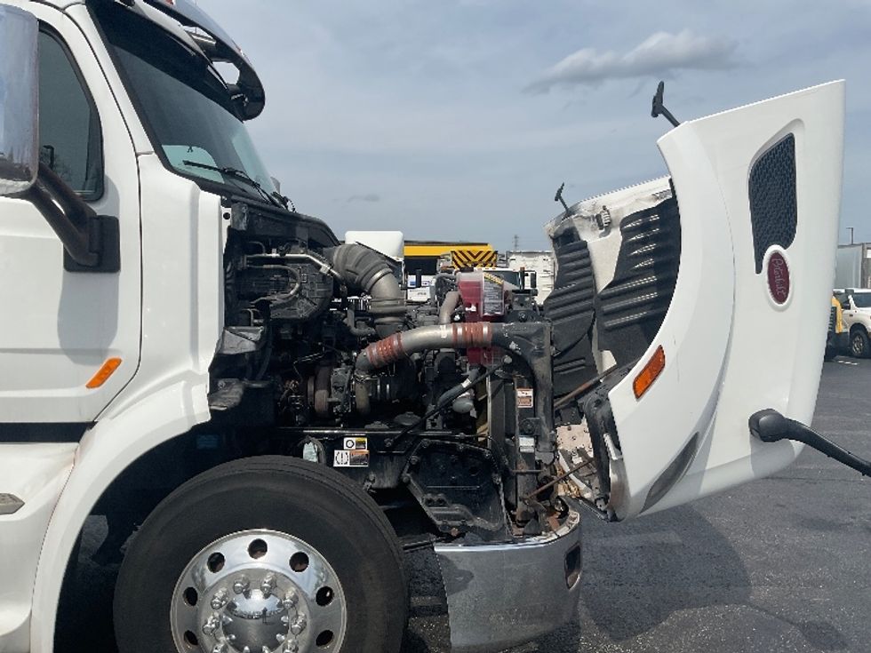 Sleeper Tractor-Heavy Duty Tractors-Peterbilt-2019-579-Mount Pleasant-PA-254,443\n\t\tmiles-$ 52,500 - Image 19
