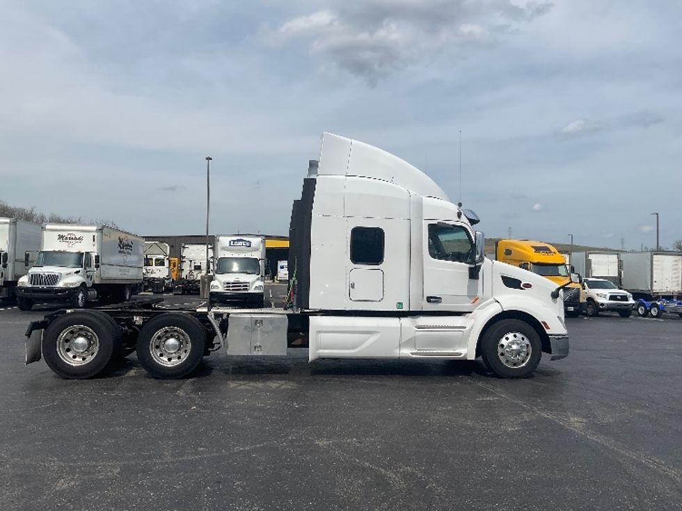 Sleeper Tractor-Heavy Duty Tractors-Peterbilt-2019-579-Mount Pleasant-PA-254,443\n\t\tmiles-$ 52,500 - Image 8