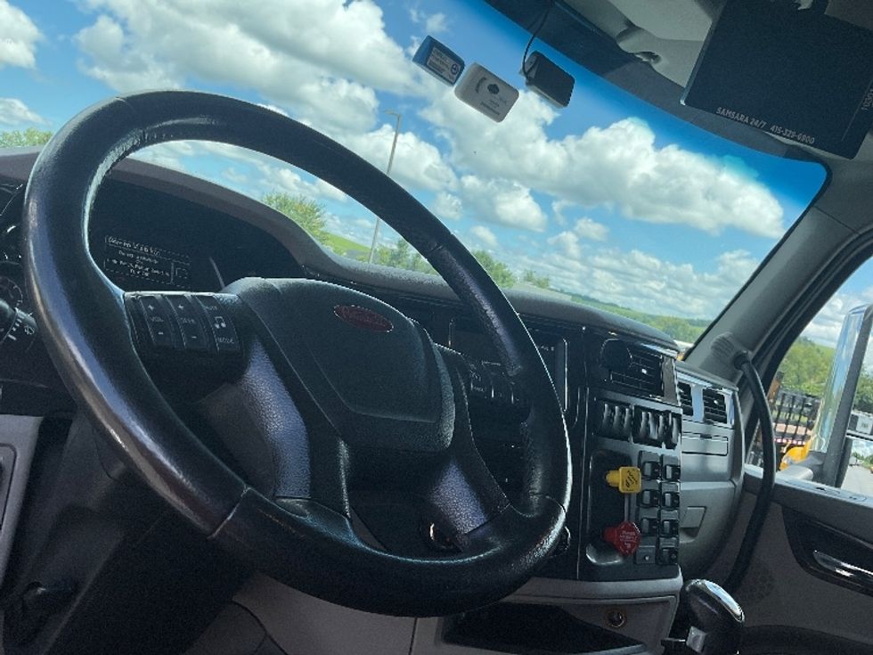 Sleeper Tractor-Heavy Duty Tractors-Peterbilt-2019-579-Mount Pleasant-PA-307,765\n\t\tmiles-$ 59,500 - Image 11