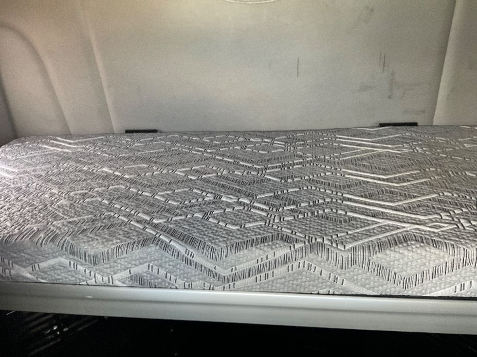 Sleeper Tractor-Heavy Duty Tractors-Peterbilt-2019-579-Mount Pleasant-PA-307,765\n\t\tmiles-$ 59,500 - Image 16