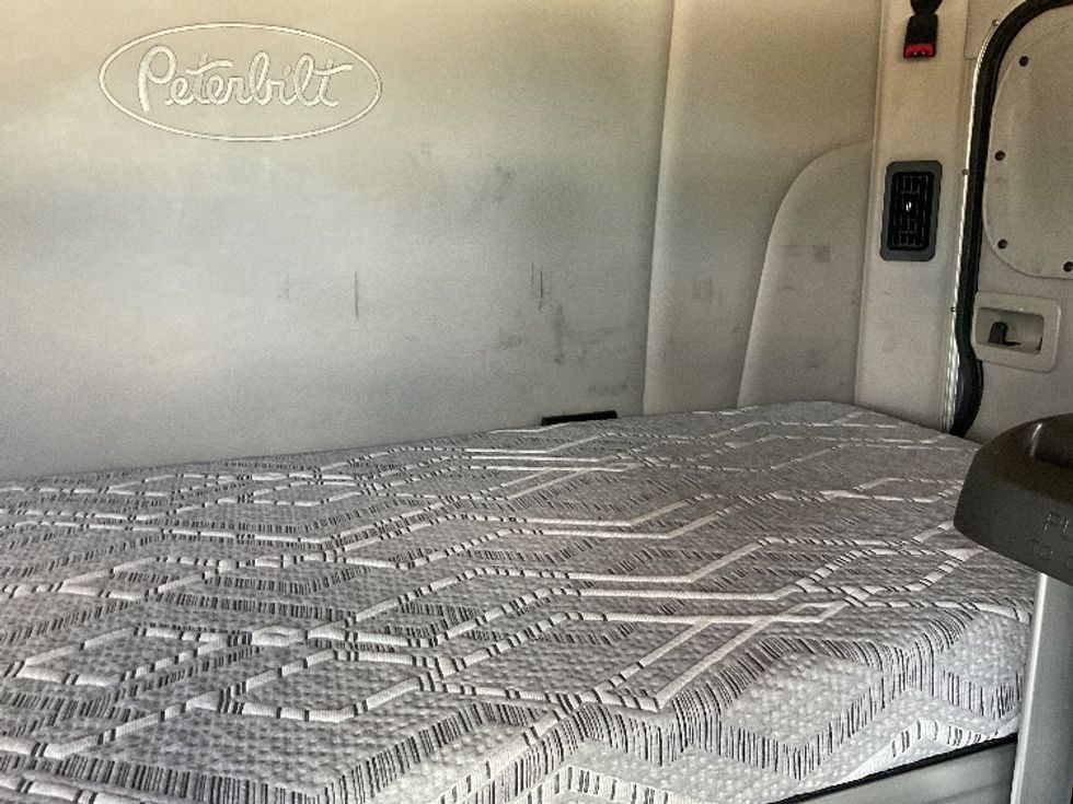 Sleeper Tractor-Heavy Duty Tractors-Peterbilt-2019-579-Mount Pleasant-PA-307,765\n\t\tmiles-$ 59,500 - Image 17