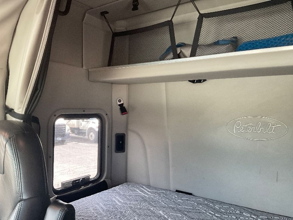 Sleeper Tractor-Heavy Duty Tractors-Peterbilt-2019-579-Mount Pleasant-PA-307,765\n\t\tmiles-$ 59,500 - Image 18