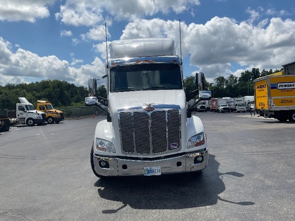 Sleeper Tractor-Heavy Duty Tractors-Peterbilt-2019-579-Mount Pleasant-PA-307,765\n\t\tmiles-$ 59,500 - Image 2