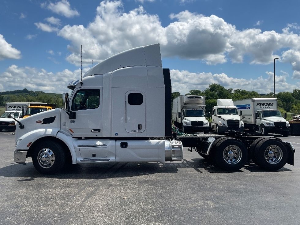 Sleeper Tractor-Heavy Duty Tractors-Peterbilt-2019-579-Mount Pleasant-PA-307,765\n\t\tmiles-$ 59,500 - Image 4