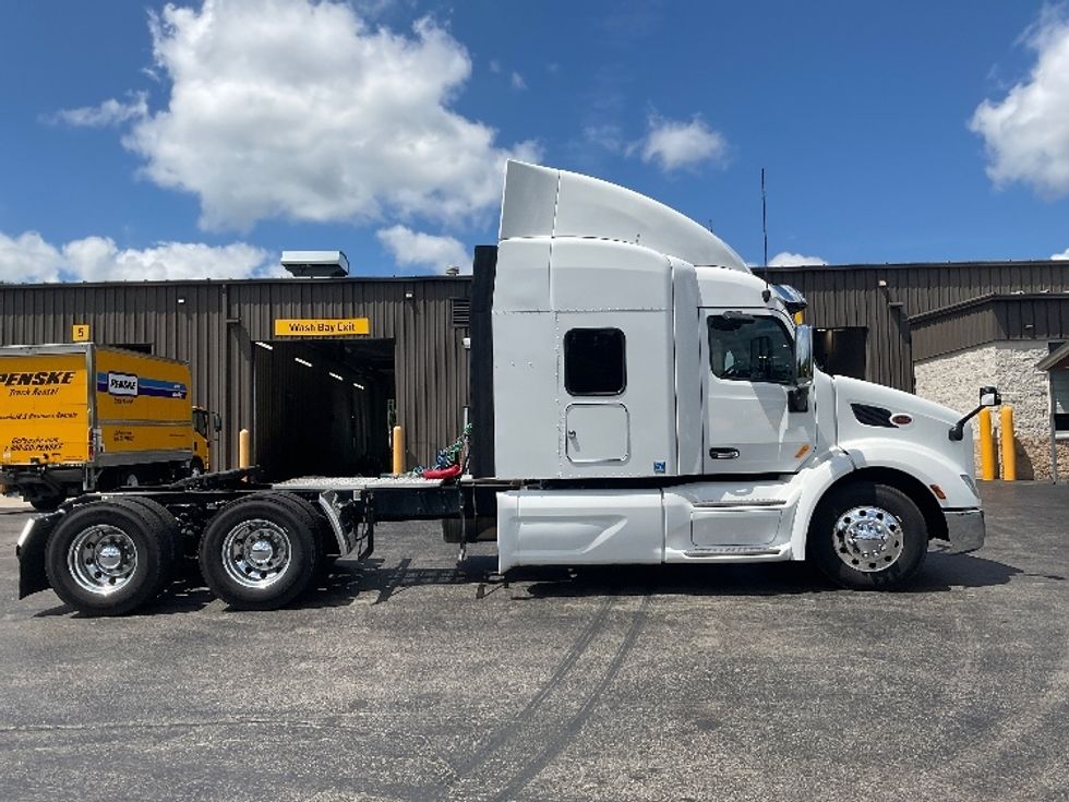 Sleeper Tractor-Heavy Duty Tractors-Peterbilt-2019-579-Mount Pleasant-PA-307,765\n\t\tmiles-$ 59,500 - Image 8